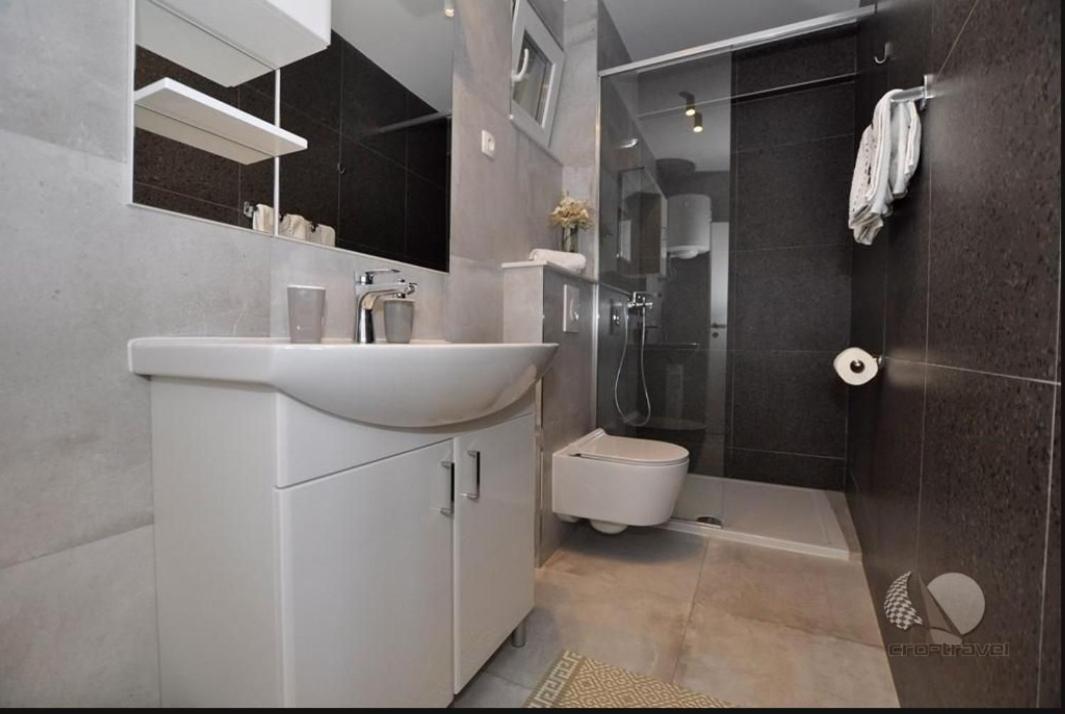 Apartmani Miranda Drašnice Exterior foto