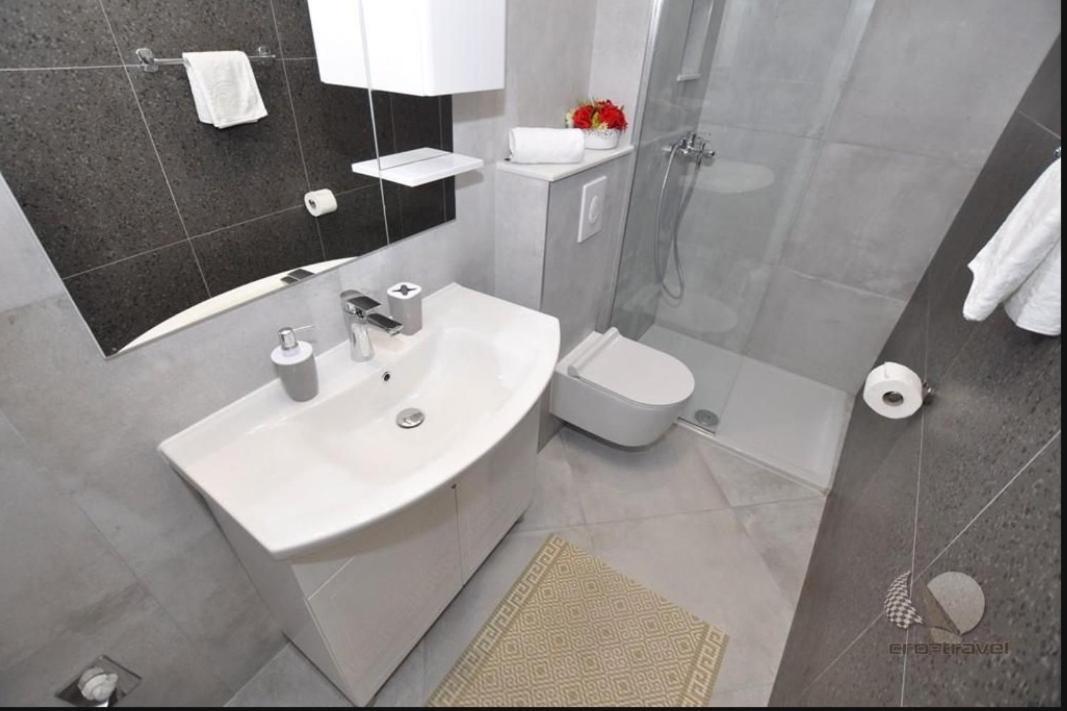Apartmani Miranda Drašnice Exterior foto